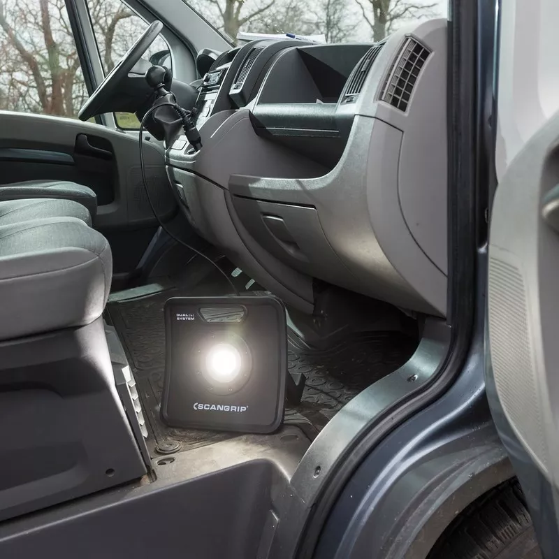 Chargeur voiture 12-24V pour projecteurs NOVA