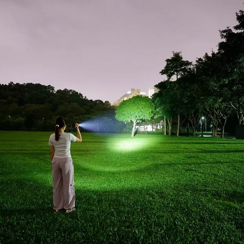 Lampara de mano LED LD35 Micro-Arc potente 1200 lúmenes por Prolutech