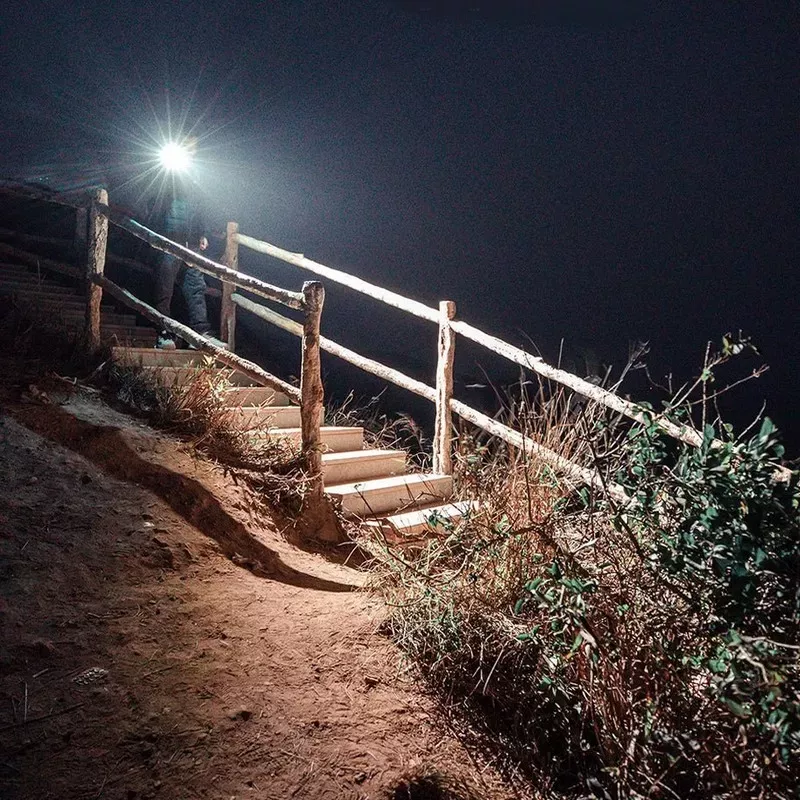 Linterna LED Imalent LD70 negra potente de 4000 lúmenes