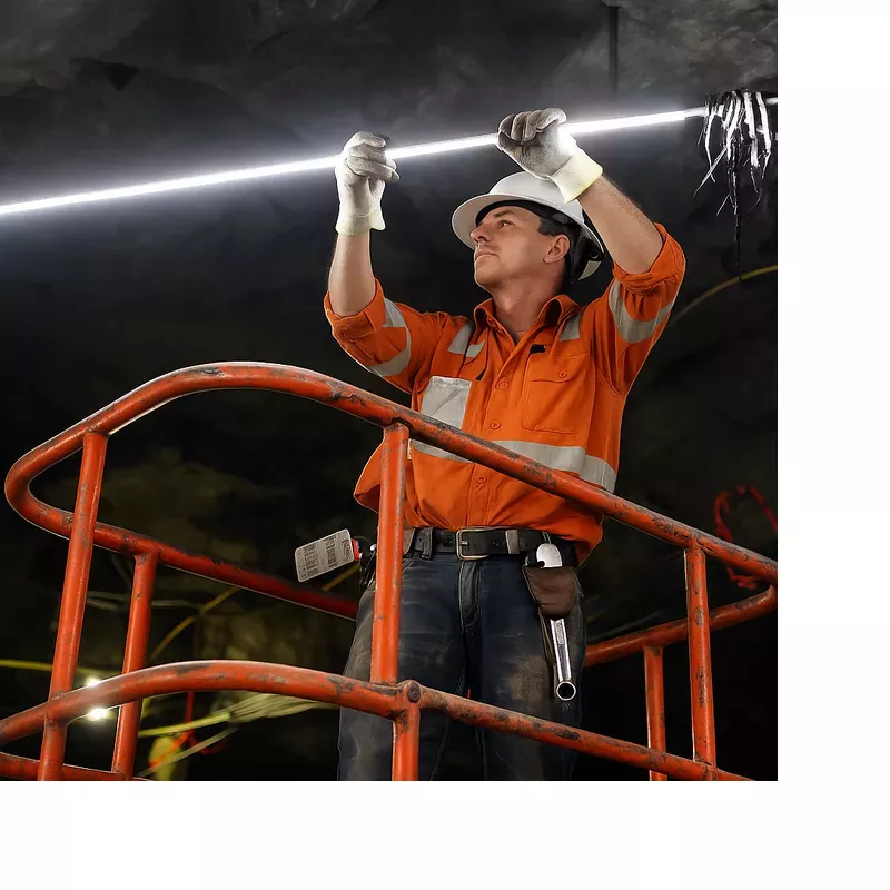 Ruban LED étanche utilisé pour l’éclairage sous tunnel, durable et sécurisé